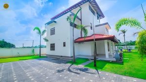 Villa Noble Horizon Sri Lanka – luxury villa exterior with private Secure monitored parking lot